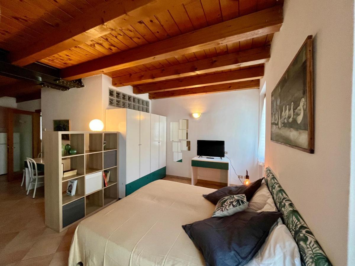 Bright, Cozy Apartment In The Heart Of Verona Esterno foto